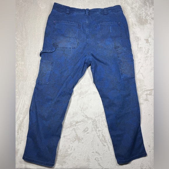 Anthropologie Pilcro The Wanderer Blue Black Floral Cargo Distressed Pants 31P - Picture 15 of 17